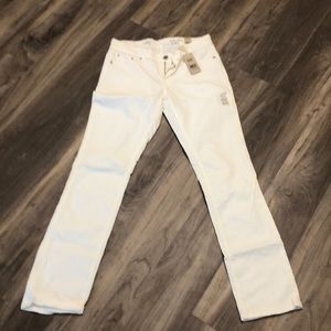 Sleek straight leg Levis Jean